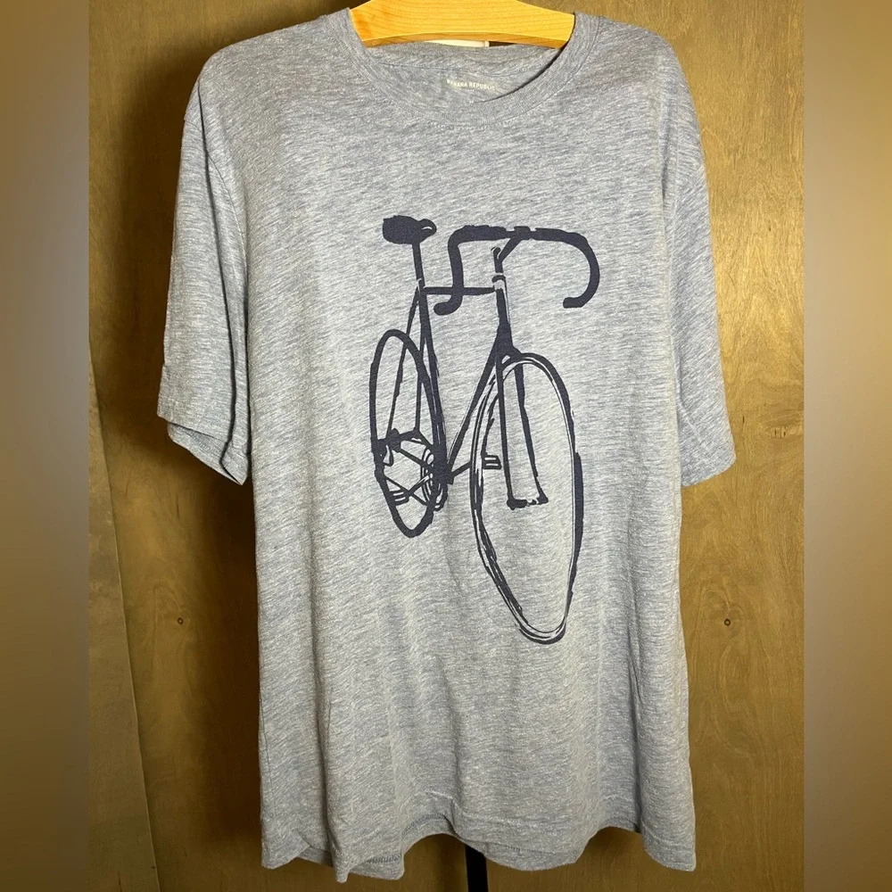 3 Banana Republic Men’s Tees and a Bonus T-shirt M